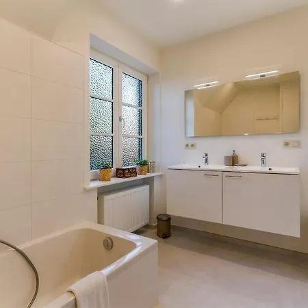 Des Roses - Fantastic & Renewed 7p Willa *